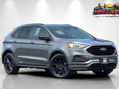 Used 2024 Ford Edge SE w/ Black Appearance Package