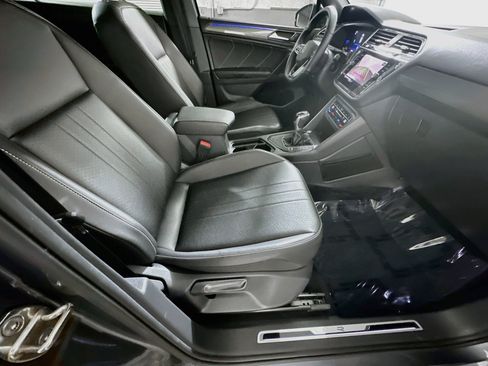 Used 2022 Volkswagen Tiguan SE R-Line FWD image 28