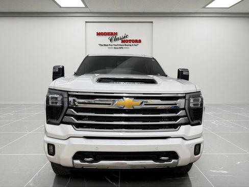 Used 2024 Chevrolet Silverado 3500 High Country w/ High Country Premium Package AWD/4WD image 8