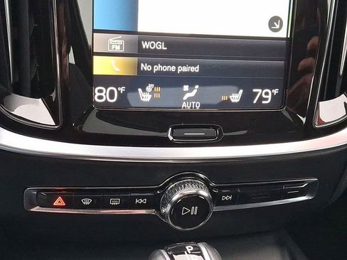 Used 2019 Volvo S60 T6 Momentum w/ Multimedia Package image 18