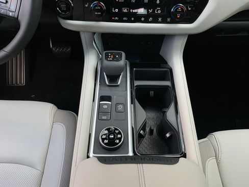 New 2026 Nissan Pathfinder SL AWD/4WD image 15
