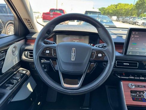 Certified 2024 Lincoln Aviator Reserve w/ Equipment Group 201A AWD/4WD image 10