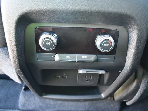 Used 2025 GMC Acadia Elevation FWD image 23