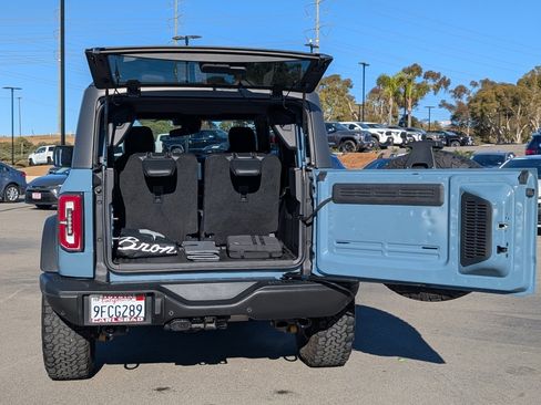Used 2023 Ford Bronco Badlands image 9