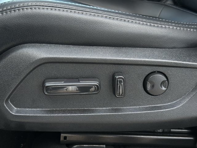 Used 2025 Honda Pilot EX-L image 25