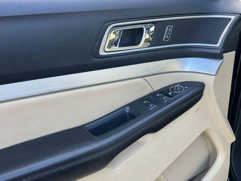 Used 2016 Ford Explorer XLT w/ Equipment Group 202A image 15