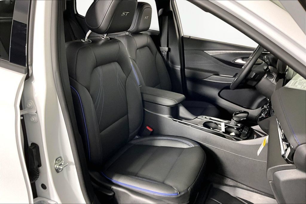 New 2026 Buick Envista Sport Touring w/ Convenience I Package FWD image 11