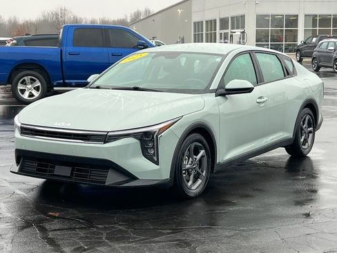 Used 2025 Kia K4 LXS image 34