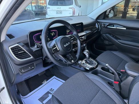 Certified 2025 Kia Seltos S image 31