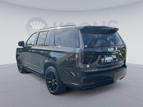 Used 2025 Cadillac Escalade Sport w/ Touring Package AWD/4WD image 4
