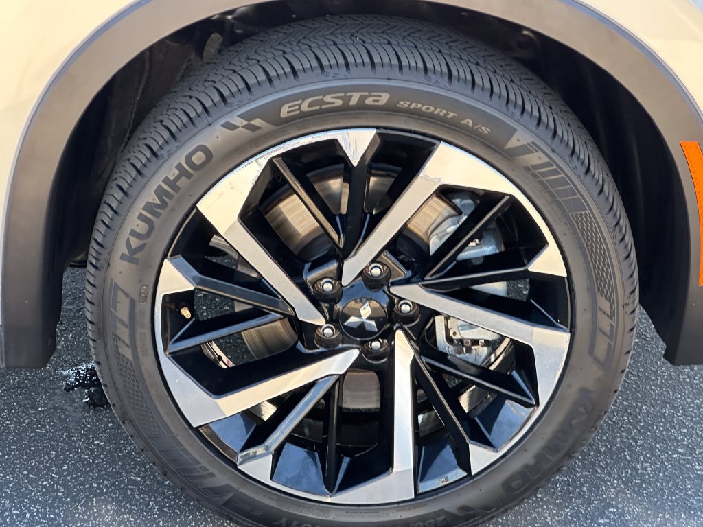 Used 2024 Mitsubishi Outlander SE AWD/4WD image 16
