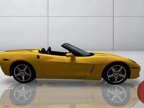 Used 2007 Chevrolet Corvette Convertible w/ Preferred Equipment Group RWD image 10