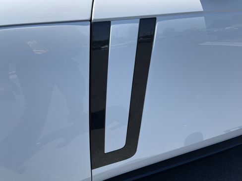 Used 2022 Land Rover Range Rover SE AWD/4WD image 16