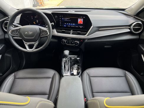 Used 2025 Chevrolet Trax ACTIV w/ Sunroof Package FWD image 24