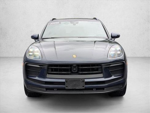 Used 2023 Porsche Macan AWD/4WD image 2