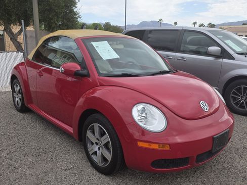 Used 2006 Volkswagen Beetle Convertible image 1