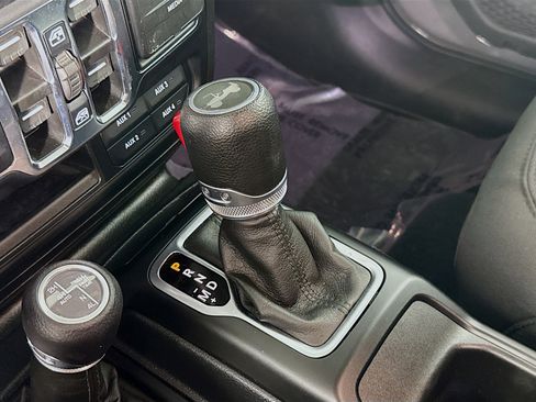 Used 2023 Jeep Wrangler Unlimited w/ Cold Weather Group image 20