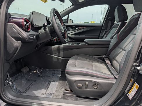 Used 2025 Chevrolet Blazer EV RS AWD/4WD image 13