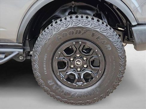 Used 2022 Ford Bronco Wildtrak image 24