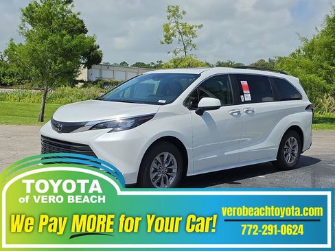 New 2026 Toyota Sienna XLE FWD image 1