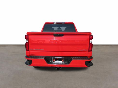 Used 2022 Chevrolet Silverado 1500 Custom w/ Safety Confidence Package RWD image 4