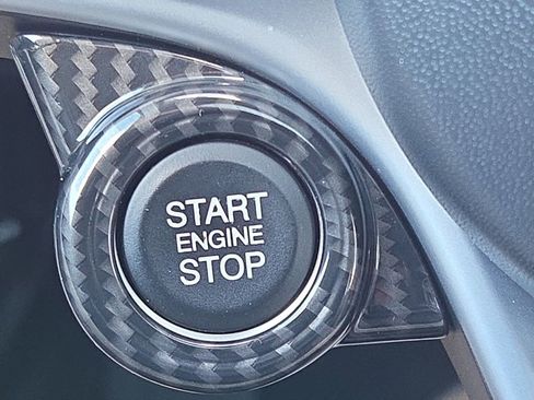 Used 2017 Alfa Romeo Giulia Ti image 28