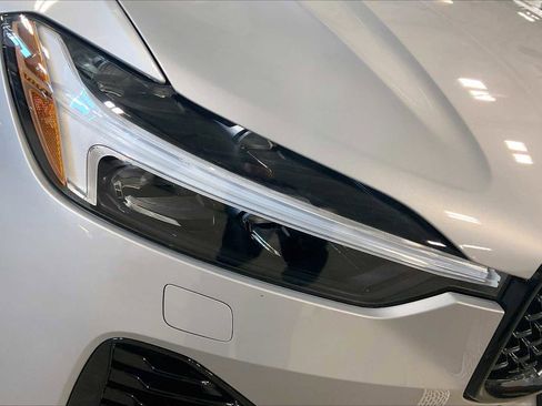 Used 2022 Volvo XC60 T8 R-Design w/ Advanced Package image 27