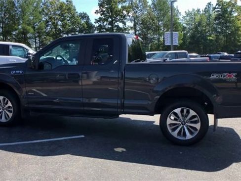 Used 2017 Ford F150 XL w/ Equipment Group 101A Mid image 9