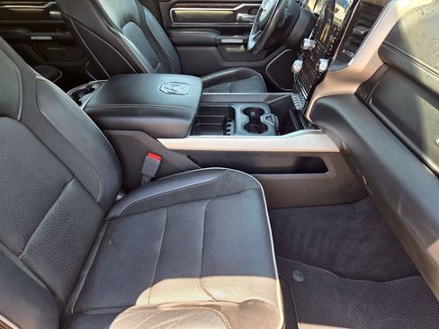 Used 2019 RAM 1500 Laramie AWD/4WD image 15