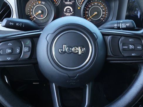 Used 2024 Jeep Gladiator Sport image 21