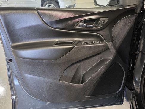 Used 2020 Chevrolet Equinox LT image 16