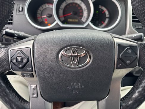 Used 2015 Toyota Tacoma PreRunner image 21