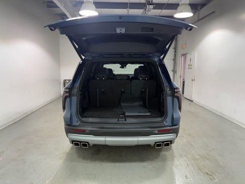 Certified 2025 Chevrolet Traverse LT image 7