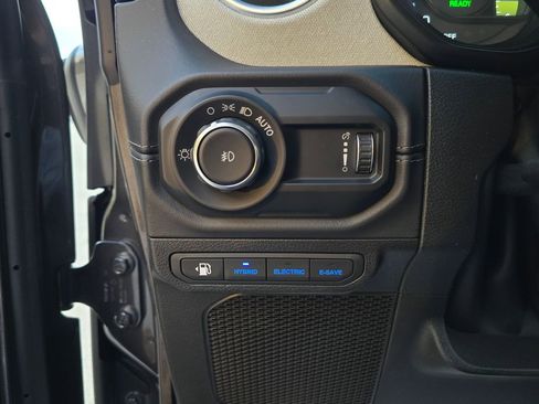 Used 2025 Jeep Wrangler Unlimited Sahara w/ Safety Group image 26