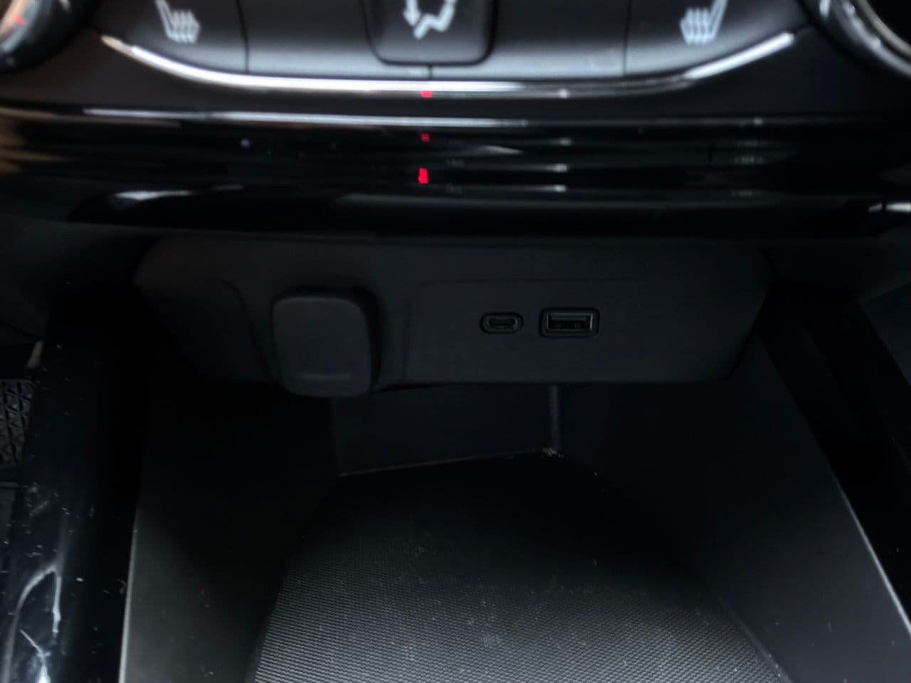 Used 2025 Chevrolet Trax ACTIV w/ Driver Confidence Package FWD image 30