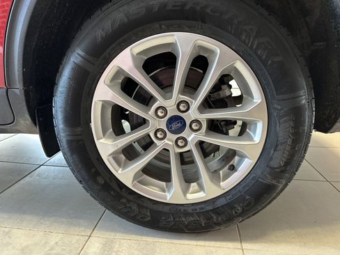 Used 2022 Ford Escape SE image 9