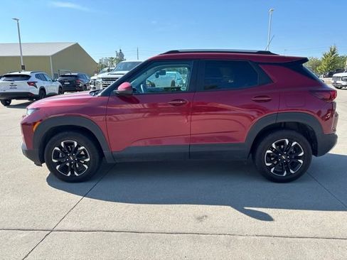 Used 2021 Chevrolet TrailBlazer LT w/ Convenience Package AWD/4WD image 9