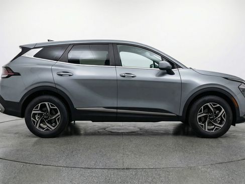 Used 2025 Kia Sportage LX image 11