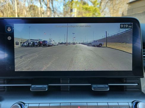 Used 2024 Hyundai Kona SE image 17