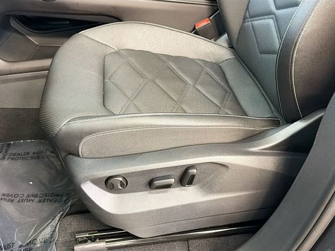 Used 2025 Volkswagen Atlas SE image 17