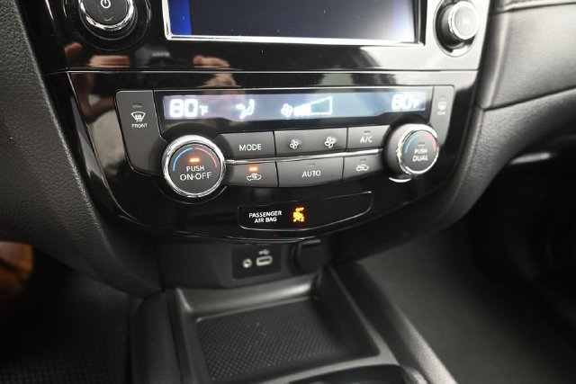 Used 2018 Nissan Rogue SV AWD/4WD image 20
