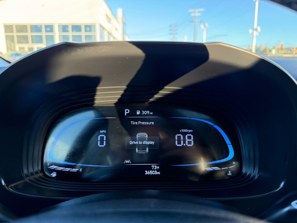 Used 2025 Hyundai Venue SEL FWD image 18