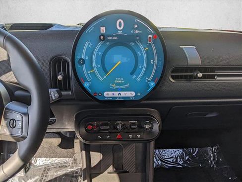 Certified 2025 MINI Cooper 2-Door Hardtop FWD image 12