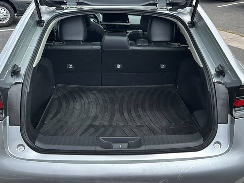 Used 2024 Toyota Prius XLE FWD image 17