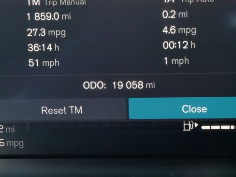 Used 2025 Volvo XC60 B5 Plus image 22