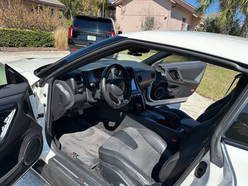Used 2016 Nissan GT-R Premium AWD/4WD image 6