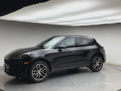 Used 2024 Porsche Macan AWD/4WD image 6
