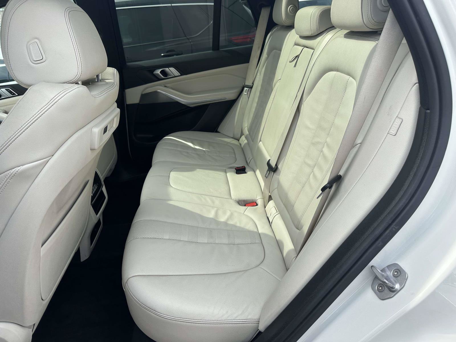 Used 2019 BMW X5 xDrive40i w/ M Sport Package AWD/4WD image 15