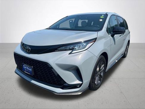Certified 2026 Toyota Sienna XSE AWD/4WD image 2