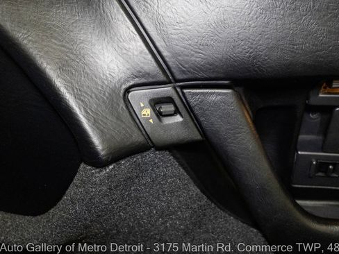 Used 1992 Chevrolet Corvette Coupe RWD image 38